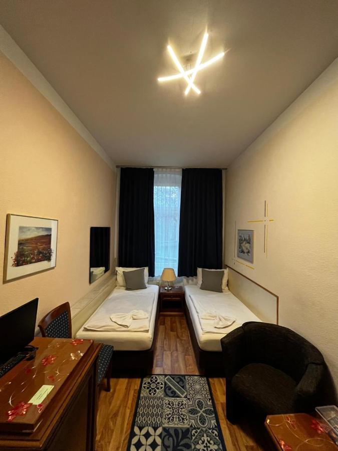Pension Oase Berlin Bagian luar foto