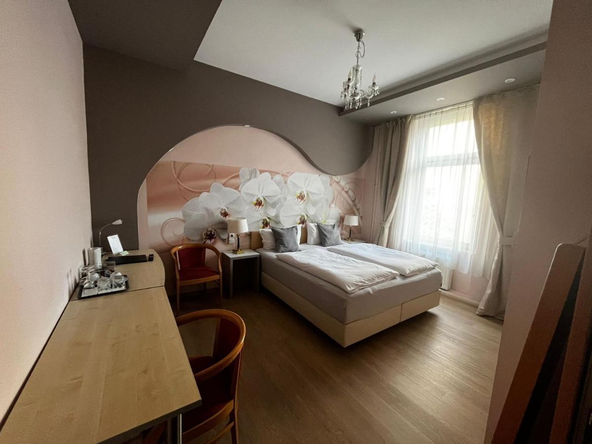 Pension Oase Berlin Bagian luar foto