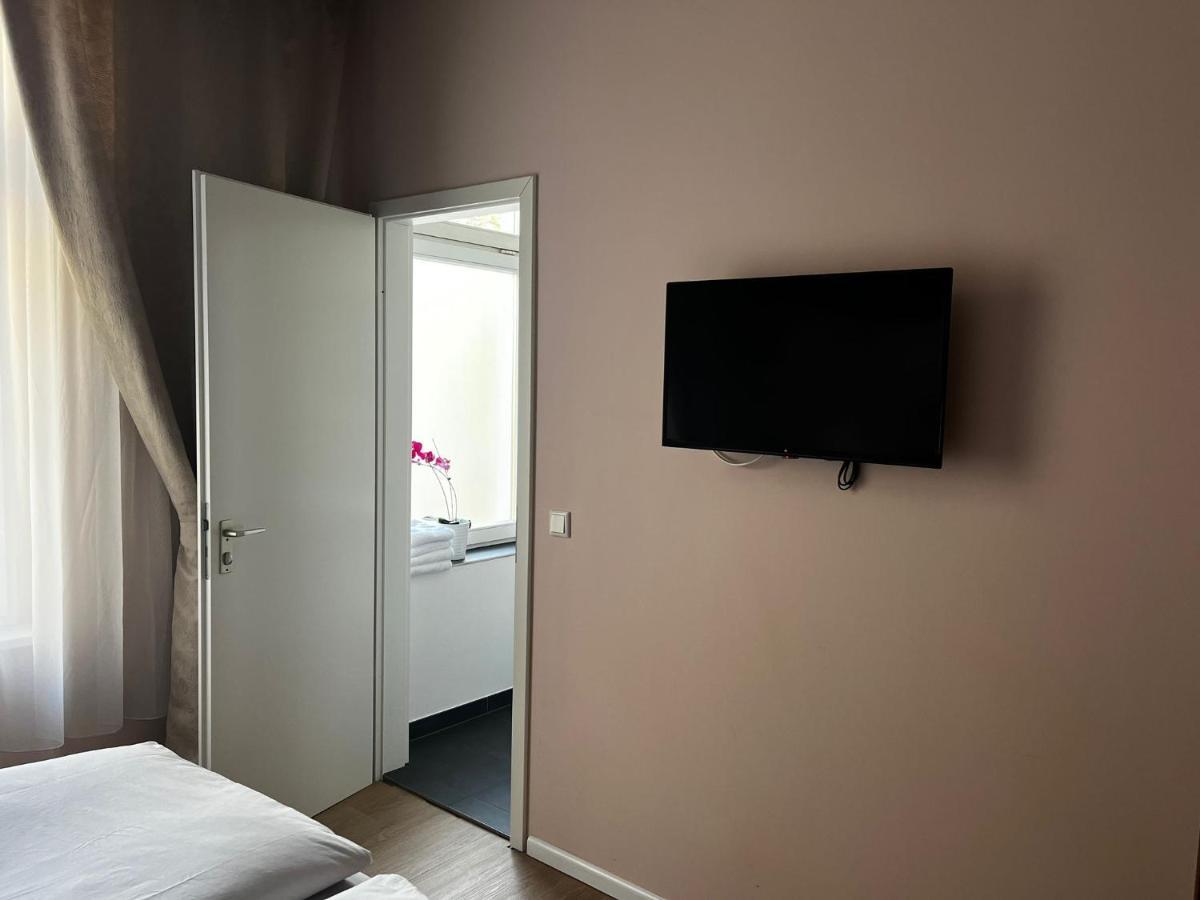 Pension Oase Berlin Bagian luar foto