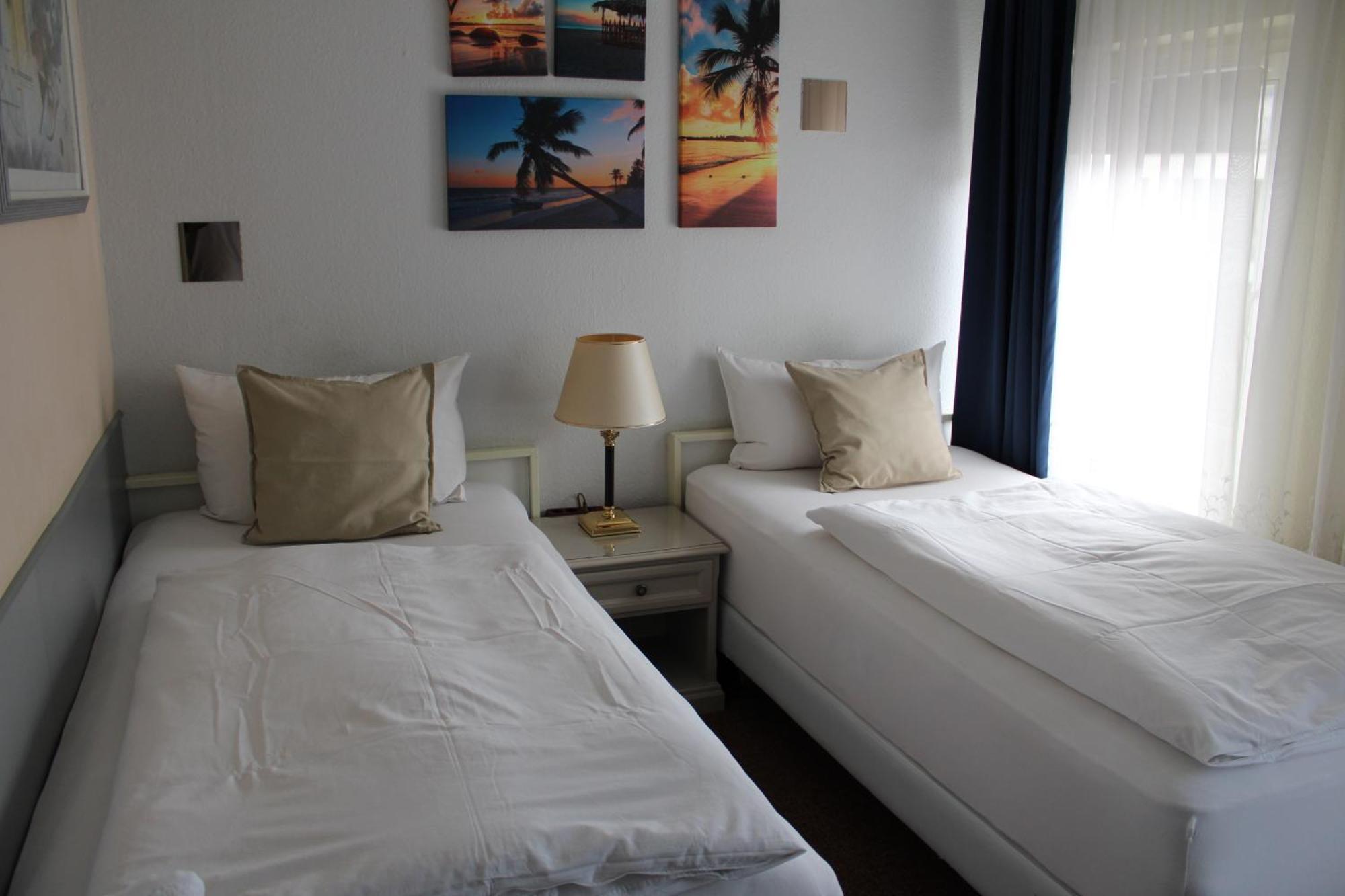 Pension Oase Berlin Bagian luar foto
